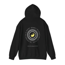 Lade das Bild in den Galerie-Viewer, Schattenpotenzial Hoodie &quot;Die Finsternis birgt den Schatz&quot;
